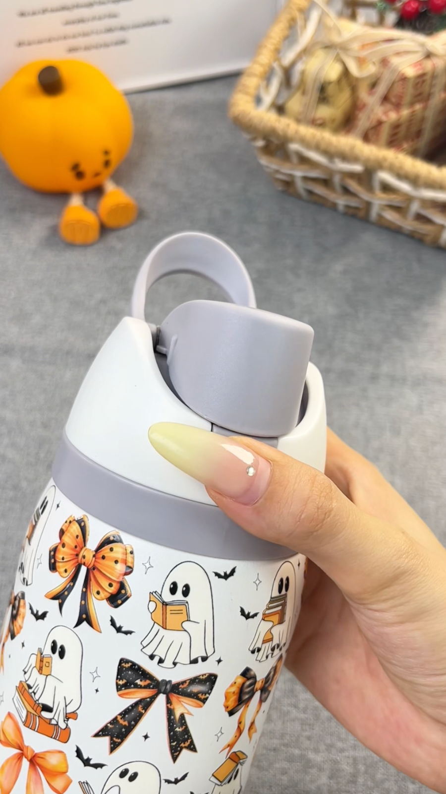 Halloween Bow-tiful 32oz Freesip Bottle