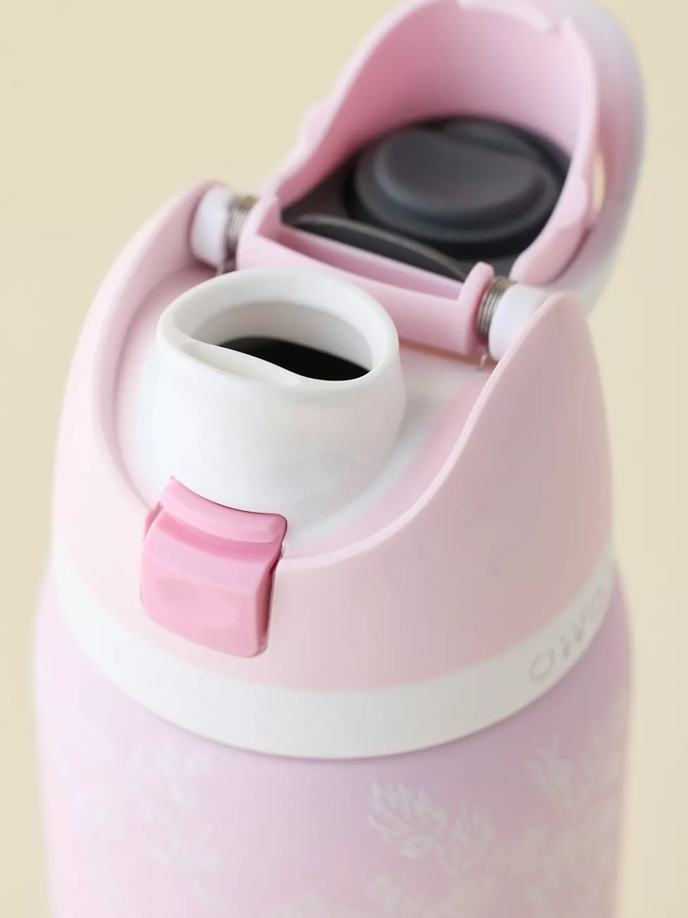 Exclusive Owala FreeSip 32oz Water Bottle